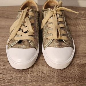 G BY GUESS WOMEN'S 7 SIZE  LACE UP TOP CANVAS SHOES SNEAKERS GOLD CAP TOE